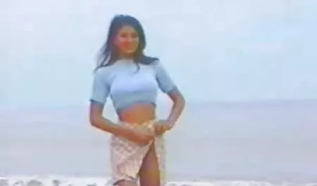 John, John, hai Ngân set gay nhat ban hàng