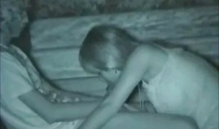 Cô gái với bộ ngực lớn với một gay sex nhật bản người đàn ông trẻ, trong ký túc xá