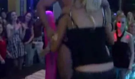 Xấu phim sẽ gay nhat ban trò đùa của một cô gái tóc đỏ