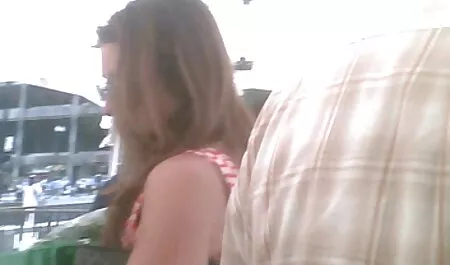 Các cô gái phim sec gay nhat ban tắm nắng trong bóng râm