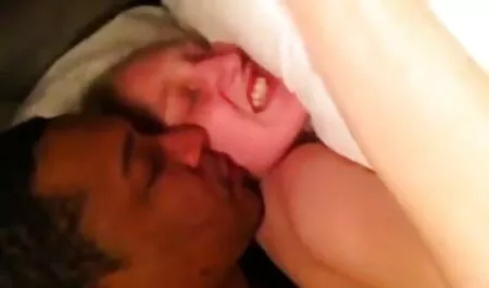 Các cô gái phim gay sex nhat ban với các chàng trai và chạm vào điều khiển