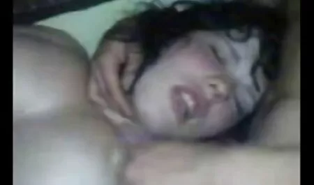 Cô sex gay boy nhật hài lòng hắn trong nhà bếp với cơ thể của mình