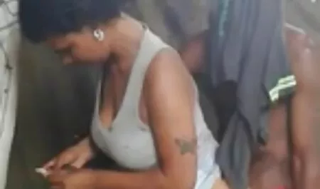 Một trẻ mát-xa rất nhẹ boy sex nhat ban nhàng, một jock trên ghế