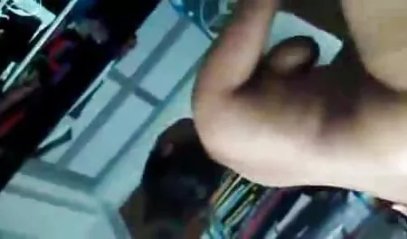 Biker phim set gay nhat ban một cô gái vây quanh bởi đẹp xe