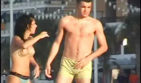 Một trong những phụ nữ giàu nhất sex gay nhat ban ở MỸ với một cảnh sát trưởng